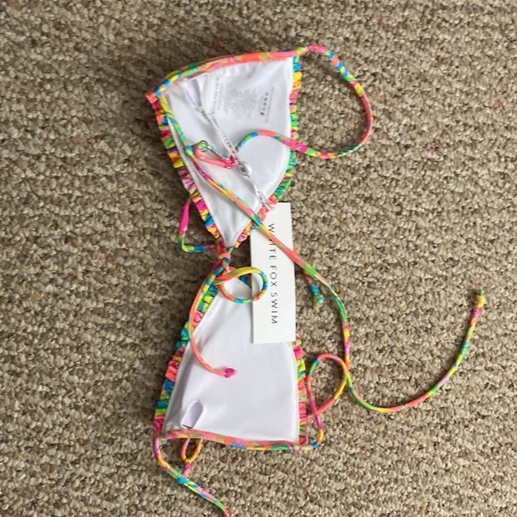White fox boutique bikini top - Picture 3 of 4